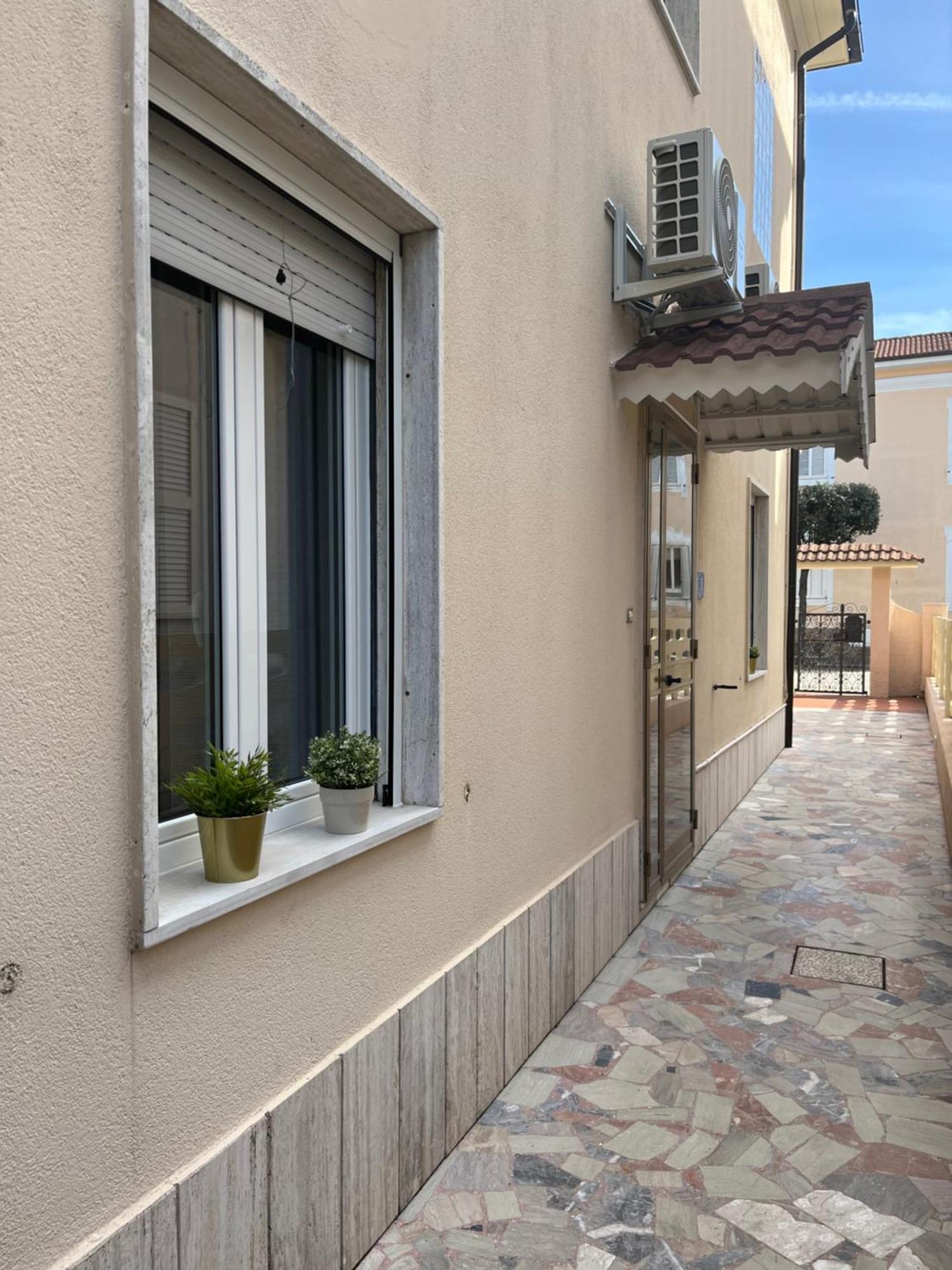 Bouganville Casa Vacanza Ambiente Climatizzato Con Wi Fi Pineto Luaran gambar