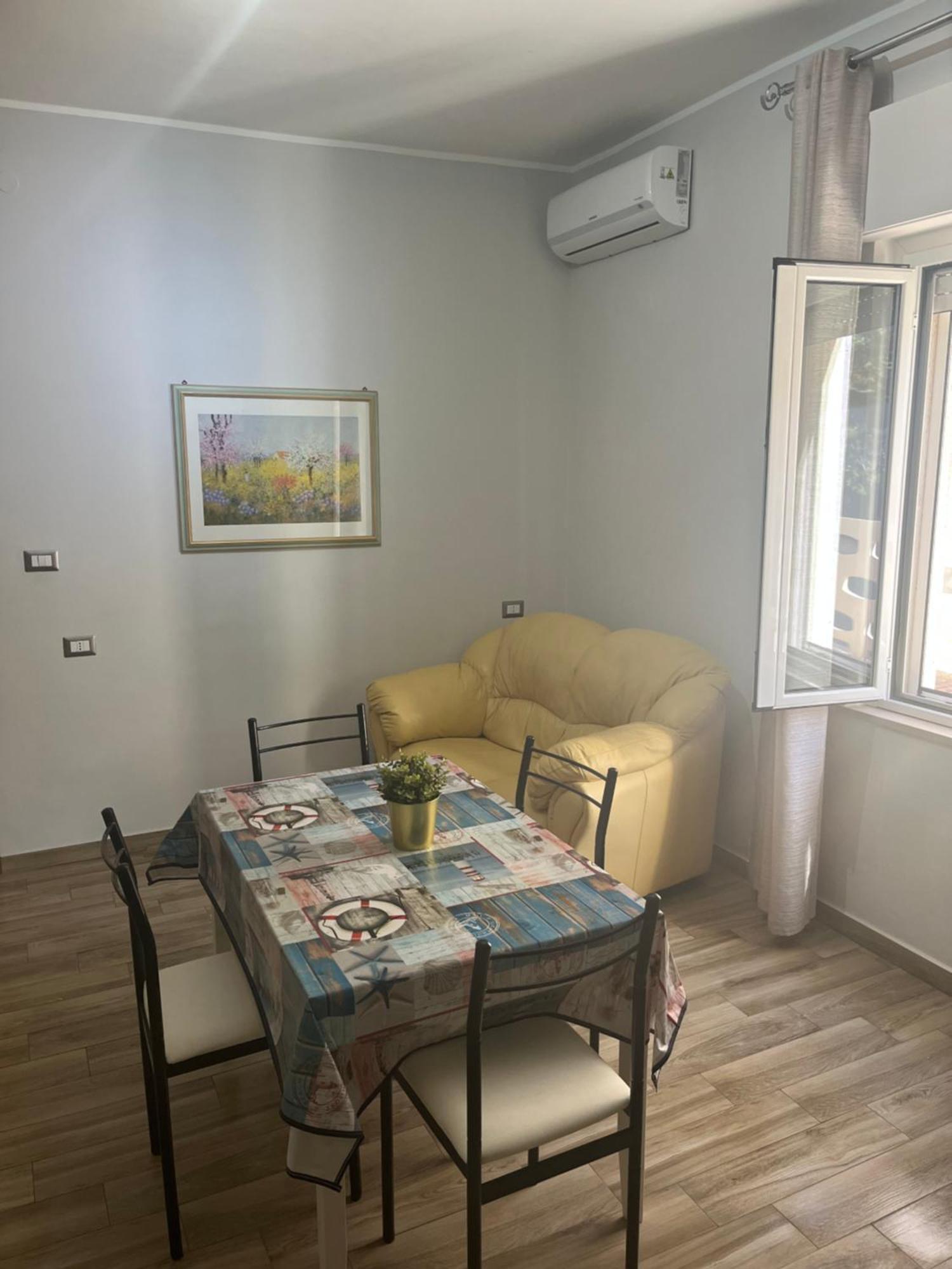 Bouganville Casa Vacanza Ambiente Climatizzato Con Wi Fi Pineto Luaran gambar