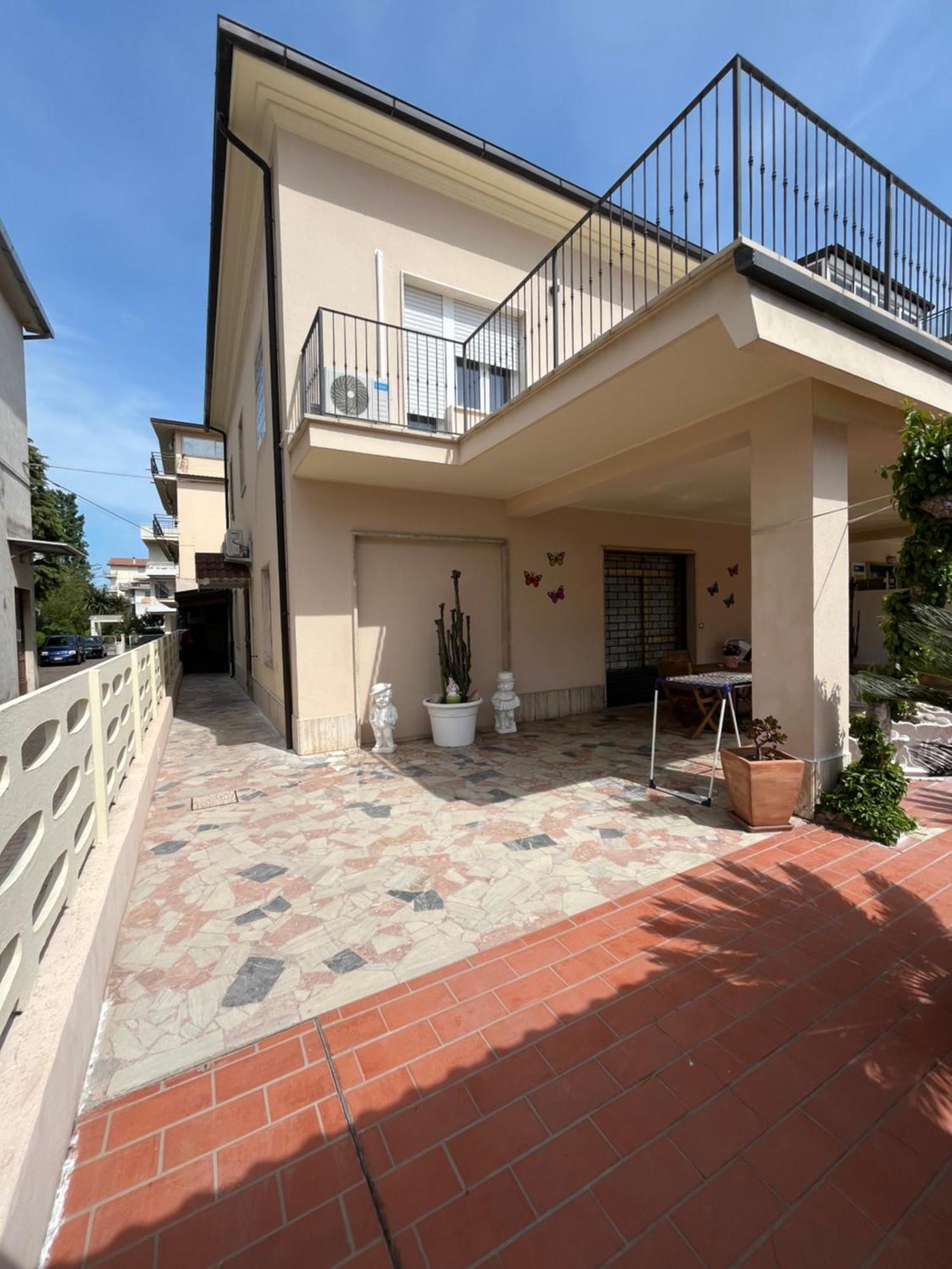 Bouganville Casa Vacanza Ambiente Climatizzato Con Wi Fi Pineto Luaran gambar